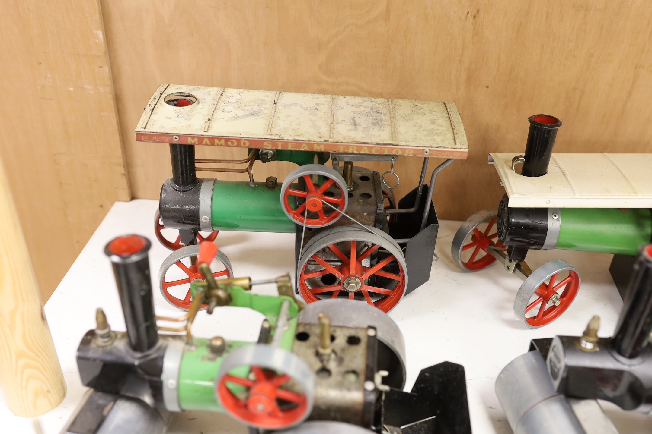 Mamod steam toys including Steam Tractor and stationary steam engine (6 items).